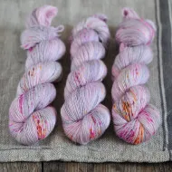 GarnStories Merino Silky Singles - Bunter Hund #24